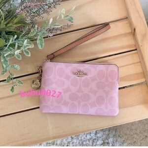 NWT🌸Coach Corner Zip Wristlet in Signature Canvas With Charms Powder Pink
